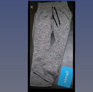 UNDER ARMOUR SWEAT PANTS